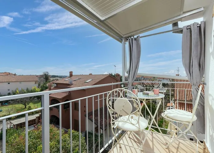 Apartment Lux - Sea View, Near The Beach And Center