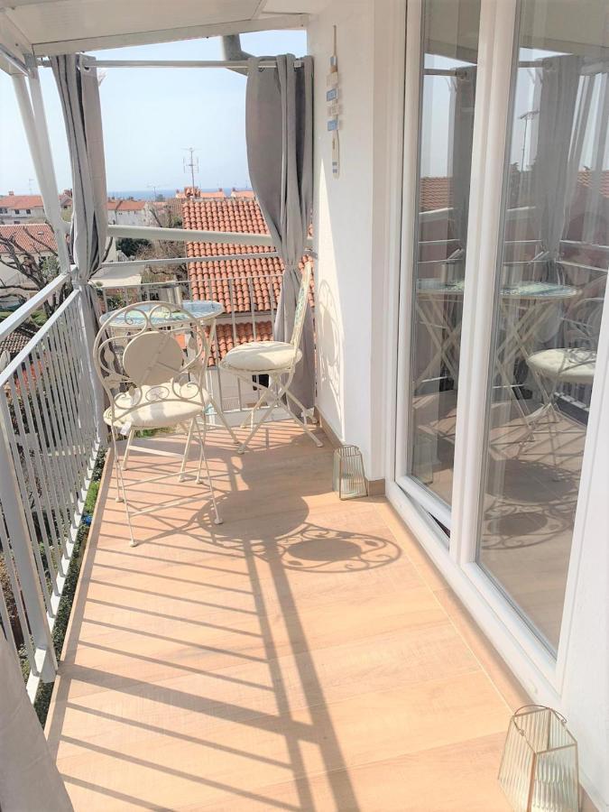 Apartment Lux - Sea View, Near The Beach And Center