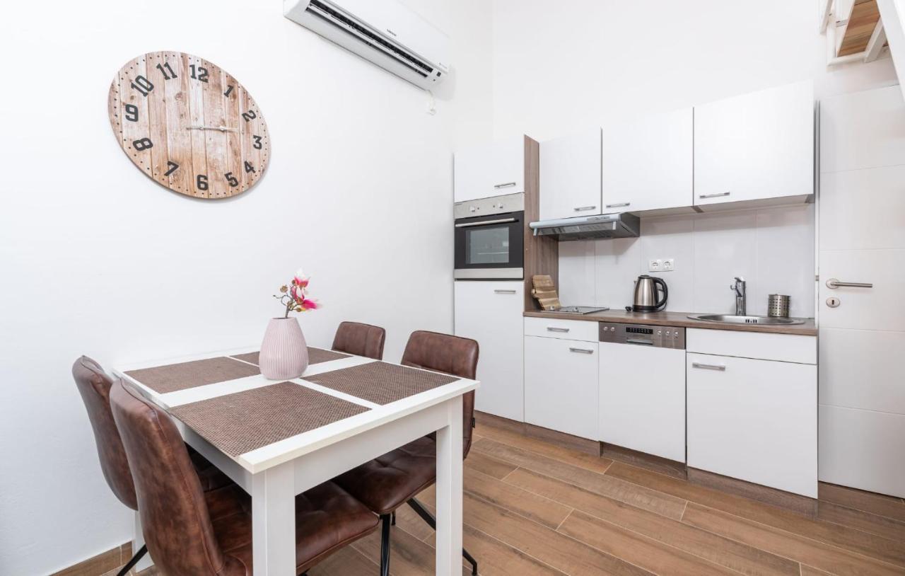 Apartment Lux - Sea View, Near The Beach And Center