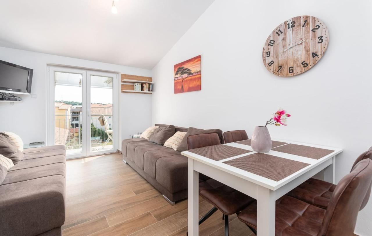 Apartment Lux - Sea View, Near The Beach And Center Poreč