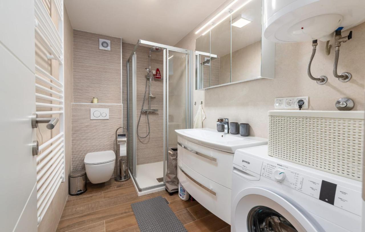 Apartment Lux - Sea View, Near The Beach And Center Poreč